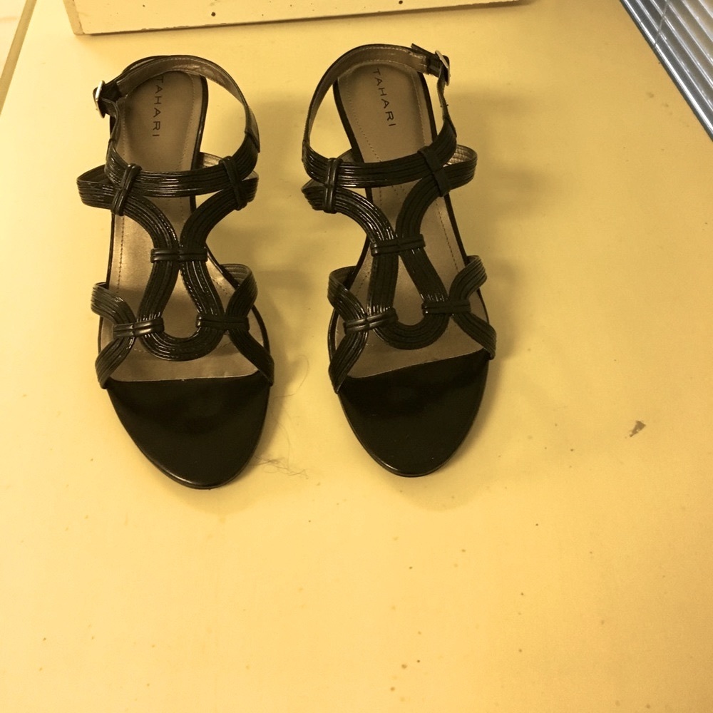 Tahari dress sandals